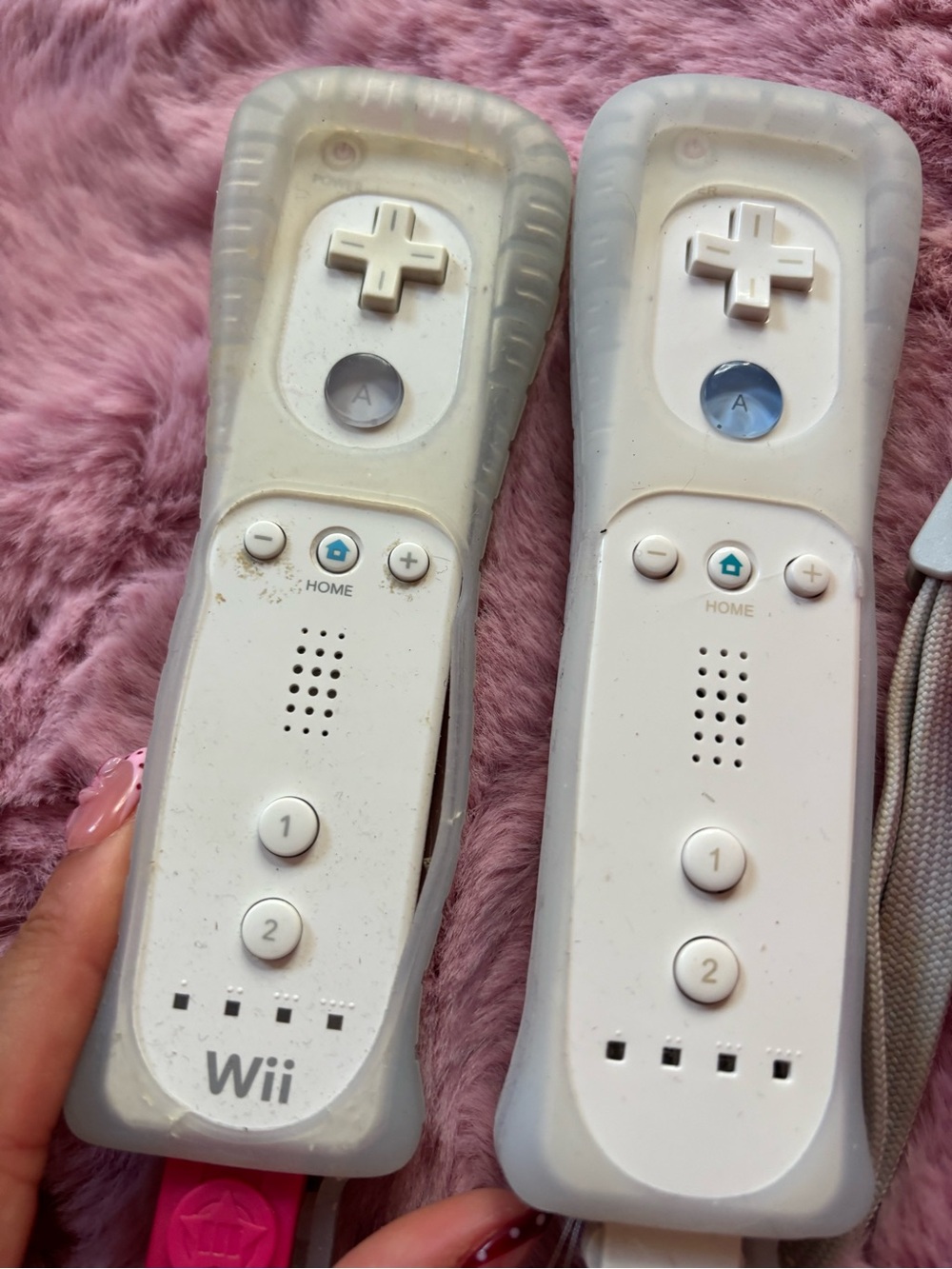 Nintendo Wii Remote & Nunchuk Controllers - Picture 2 of 3